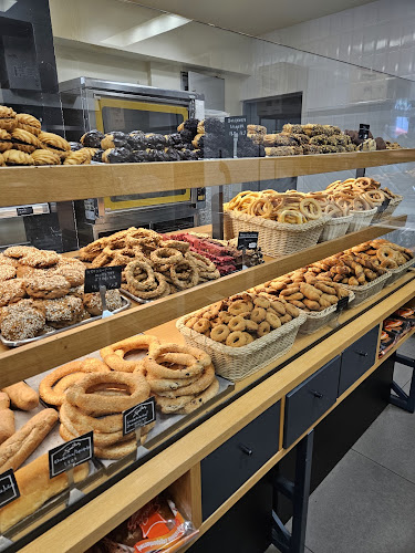 Spathis Bakery Sami - Γαστρονομία και φιλοξενία