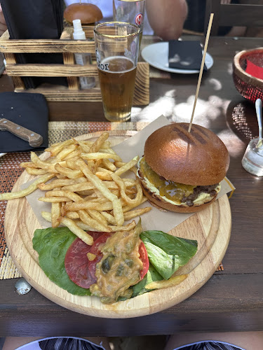 Costas Steak House - Γαστρονομία και φιλοξενία